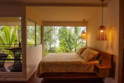 Image de White Pearl 4 - Sleeps 6, Gorgeous Views, Balcony, Beachfront, Ac, Dip Pool