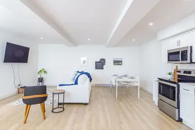 Image de Modern Suite by Black Mountain Golf Club