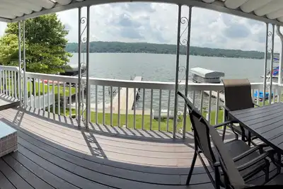 Image de Charming 2-bedroom cottage directly on the water with Ac, WiFi on Conesus lake