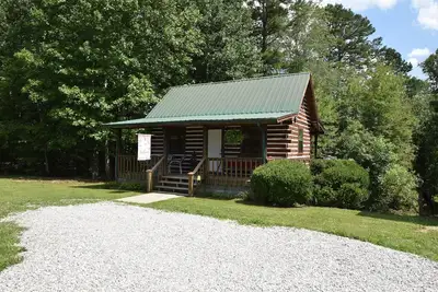 Image de Cozy Pondside Cabin five minutes from Laurel Lake