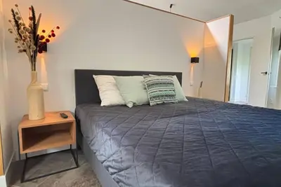 Image de Come and enjoy the beautiful detached bungalows, fully equipped with a spacious kitchen and cozy fireplace