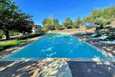 Image de Villa individuelle avec salle de jeux, piscine et vue panoramique à San Damiano