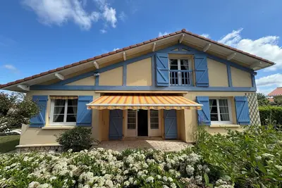 Maison au calme avec balnéo, barbecue, jardin et vue sur la piste cyclable