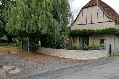 Image de Grangette  en pierre, transformée en habitation pour 4 personnes, avec piscine.