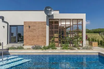 Image de Maison de vacances privée avec Wifi, piscine privée, climatisation, Tv, terrasse, animaux admis