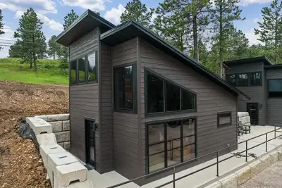 Image de Unique Open Living New Cabin 2 Miles to Deadwood! 1/4 Mile off Hwy!