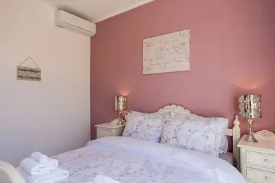 Image de Penthouse apartment with stunning sea view, pool and free Ac