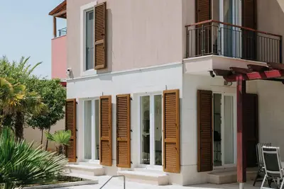 Image de Villa Oleander by Domus Mirus: 3br, Rooftop Cinema, Private Pool, 500m to beach