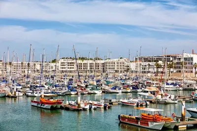 Image de Marina views Apt Beach & Town