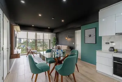 Image de geko| Skywalker_2BR, modern stay steps to Malecon