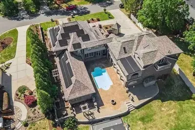 Image de Castle Clt | Pool | Huge Theater