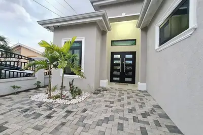 Evertonbnb 592 - 2 Bedroom with Private Heated Jacuzzi Pool. Old Harbour Jamaica