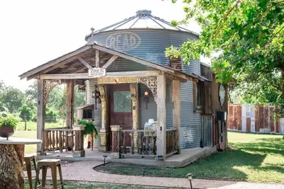 Image de Charming 1-bedroom cottage 8 minutes from Round Top-WiFi, Ac -zHEN House Silo #1