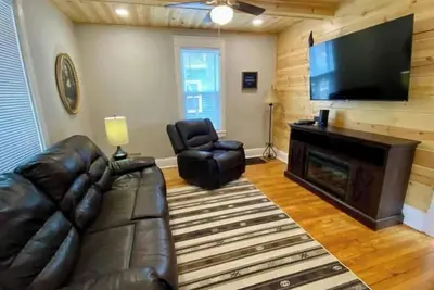 Image de 906 Relaxation - Near Nmu, Hike, Outdoors - 2 Br