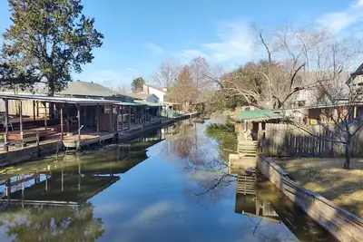 Image de Kind of a Lake House- 2-bedroom on the canal; boat ramp, fishing, nature!