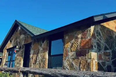 Image de Historical 1930's Lodge on Ranger Hill w/ Pool. Hour-ish from Ftw!