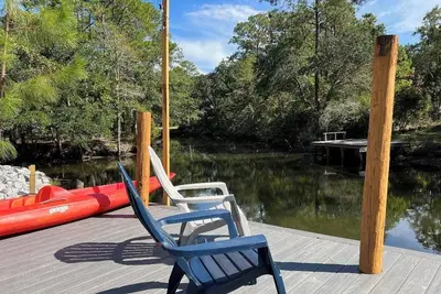 Waterfront Newly Renovated and Decorated 3brs home.
