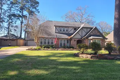 Image de Work n' Play Cypress- Spacious 5-bedroom house with a pool/spa in north Cypress