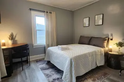 Image de Bus | Train 2 Nyc | Spacious 4br (Sh)