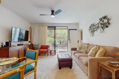 Image de Gorgeous condo with large private lanai, shared pool, hot tub, Bbq, and tennis