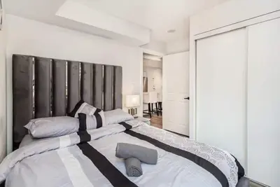 Image de Luxurious Condo in Mississauga right In front of Square One Mall