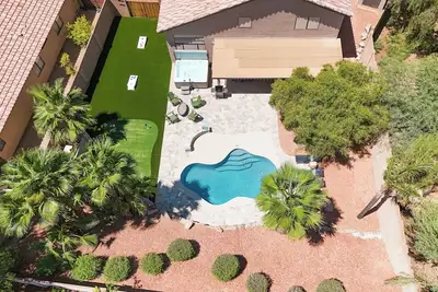 Image de Wow $175k+ New Backyard +Interior: 4Br+BonusRm+3Ba+HtdPool*HotTub*Golf*FirePit
