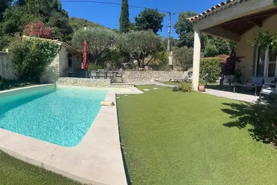 Image de Maison familiale avec Piscine entre Mer et Cevennes. Idéale pour 1 ou 2 familles.