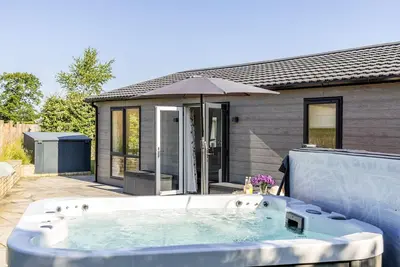 Image de A lodge that sleeps 8 guests  in 4 bedrooms