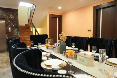 Image de Sundowner Bunglow - Your Own 5 Star