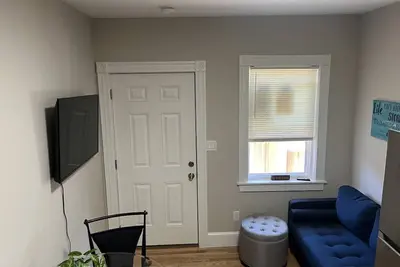 Image de Dwtn Apt~King Beds~Mins to Salem