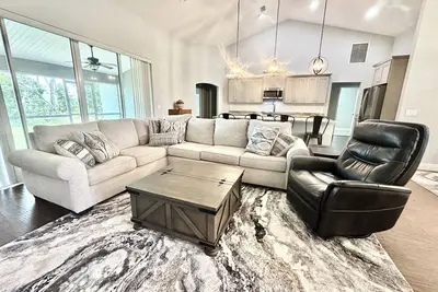 Image de Elegant Ocala Oasis! \n3bd/2ba home in desirable centrally located neighborhood!