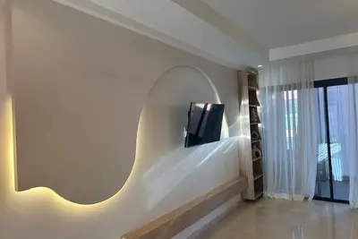 Image de Luxury apartment with pool & garden views