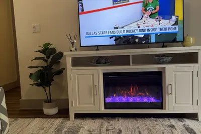 Image de Chic apartment in charming Addison with Ac, WiFi, Swimming Pool and A Gym