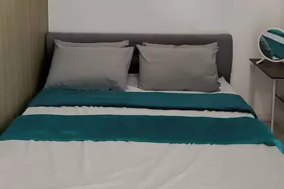 Image de JoyVista Manor avec balcon au lever du soleil et Wi-Fi gratuit