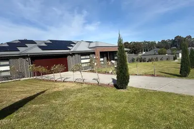 Image de Spacious 4-bedroom home in half acre. Premiumfamily friendly estate in Kitchener