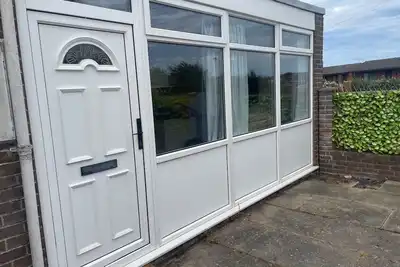 Image de 2 Bed Lodge Sleeps 4- Pets, Parking, 2min to Beach