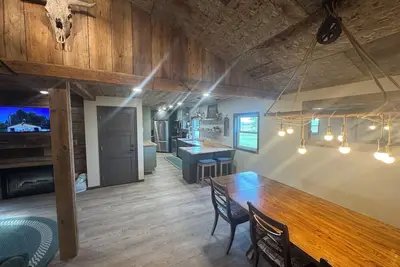 Image de Charming 3-bedroom house with space for 9 plus  Ac, WiFi in peaceful Fairfax