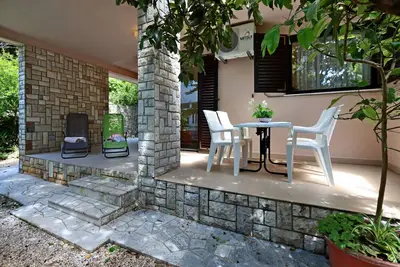 Image de Appartement d'une chambre avec la terrasse Selce, Crikvenica (A-24450-b)