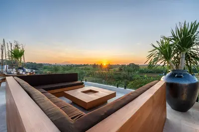 Image de 3 Bdr Canggu River Villa With Ricefield View