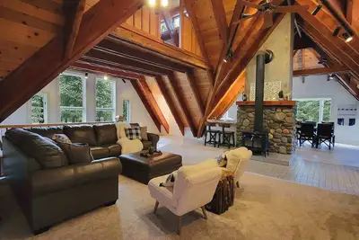 Image de Homewood Hideaway | Family Friendly + Ev Charger