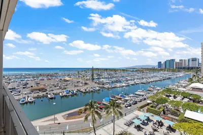 Image de New! Sunset Harbor Retreat @ Ilikai Hotel