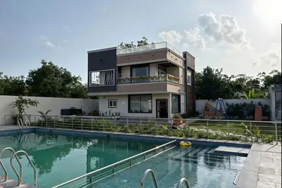 S K Farm Retreat |3br Stay in Chilkur By Homeyhuts