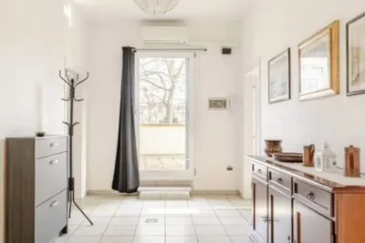 Image de Paduan charm near the center