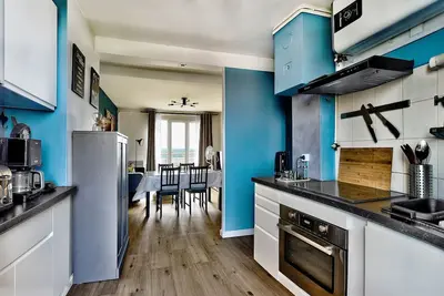 Image de T4, Traversant, 3ch, calme, Métro D parking   7 /7. Résidence sécurisée.