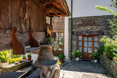 Image de Appartement 'Puente Del Narcea 3' avec vue sur la montagne, terrasse privée et Wi-Fi