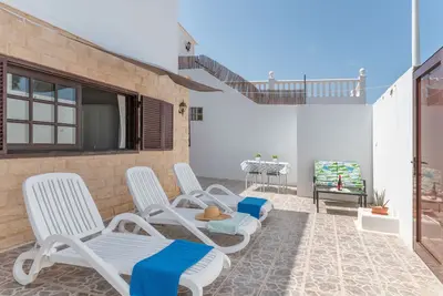 Image de Maison de vacances 'Rosalia' avec vue sur la mer, terrasse privée et Wi-Fi