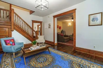 Image de Sparkling 3br/Remodeled/Walk to Campus+Short North