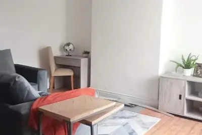 Image de Cozy Comfort & Modern Amenities at Planet 9