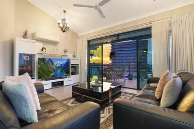 Image de City Retreat Top floor, Harbour Views, Pool + Gym