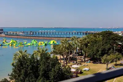 Image de Delightful Waterfront Lagoon Views + Restaurants